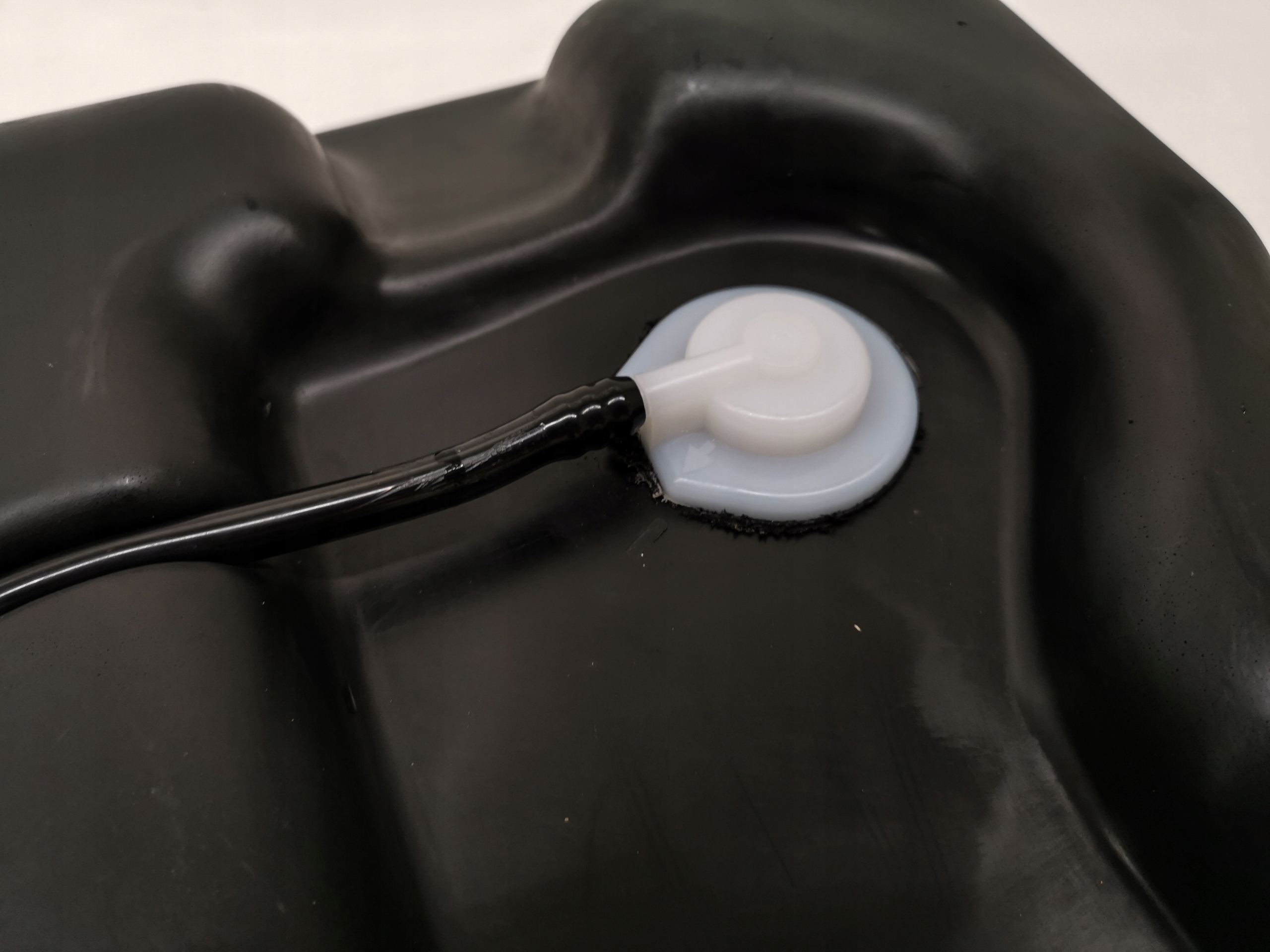 Réservoir de Сarburant en Plastique HDPE - Jeep Commander 2005-2010 3.0 CRD Diesel____
